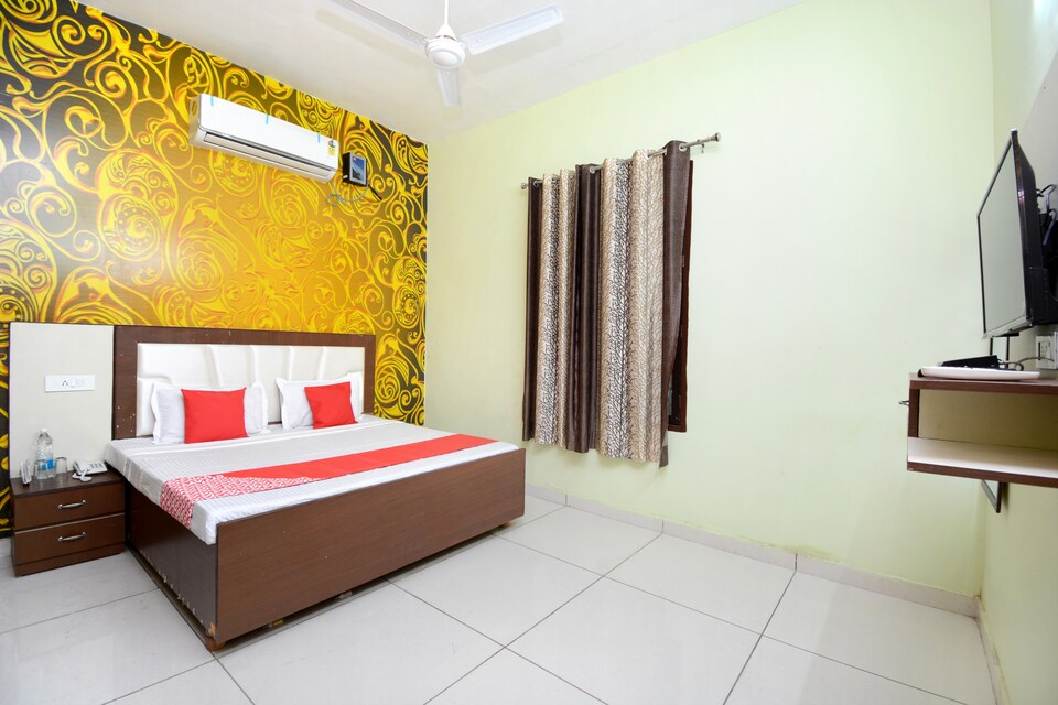 OYO 30976 hotel king classic, Zirakpur, Zirakpur