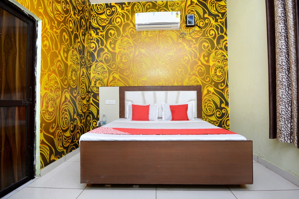 OYO 30976 hotel king classic, Zirakpur, Zirakpur