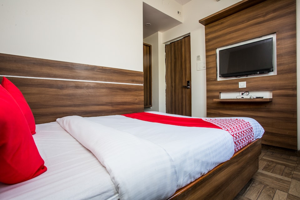 OYO 30980 Raj Vikas Residency, Mumbai - Kamothe - Uran, Mumbai