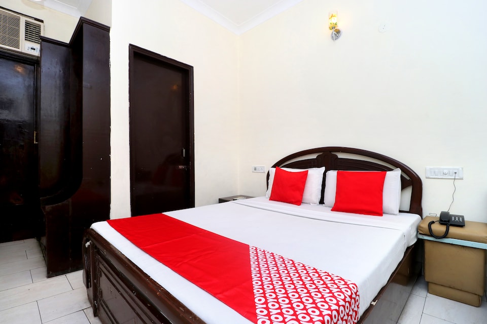 OYO 31003 Surya Regency, Bus Stand Ludhiana, Ludhiana