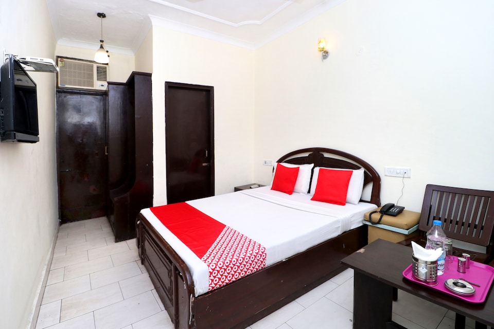 OYO 31003 Surya Regency, Bus Stand Ludhiana, Ludhiana