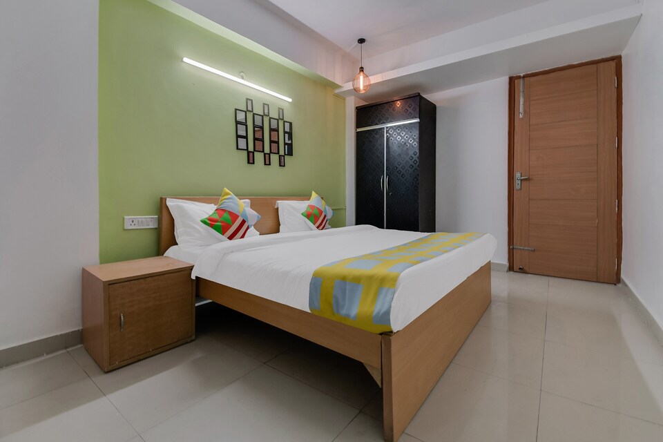 OYO 31008 Contemporary Stay Aone Inn, Noida City, Noida