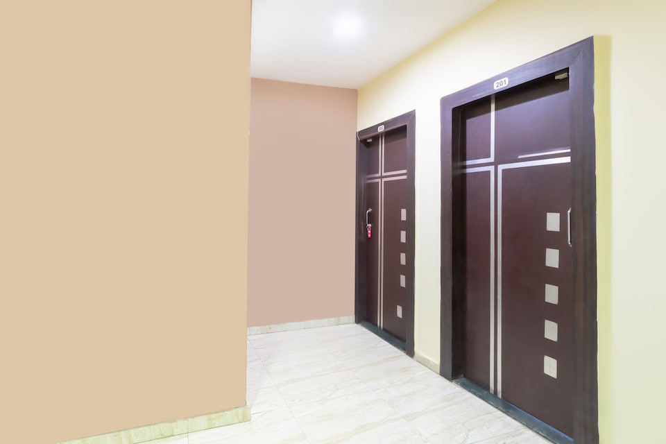 OYO 31012 Hotel New Raj Palace, Mahakal Temple 1, Ujjain