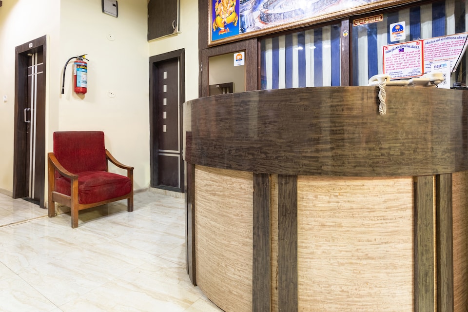 OYO 31012 Hotel New Raj Palace, Mahakal Temple 1, Ujjain