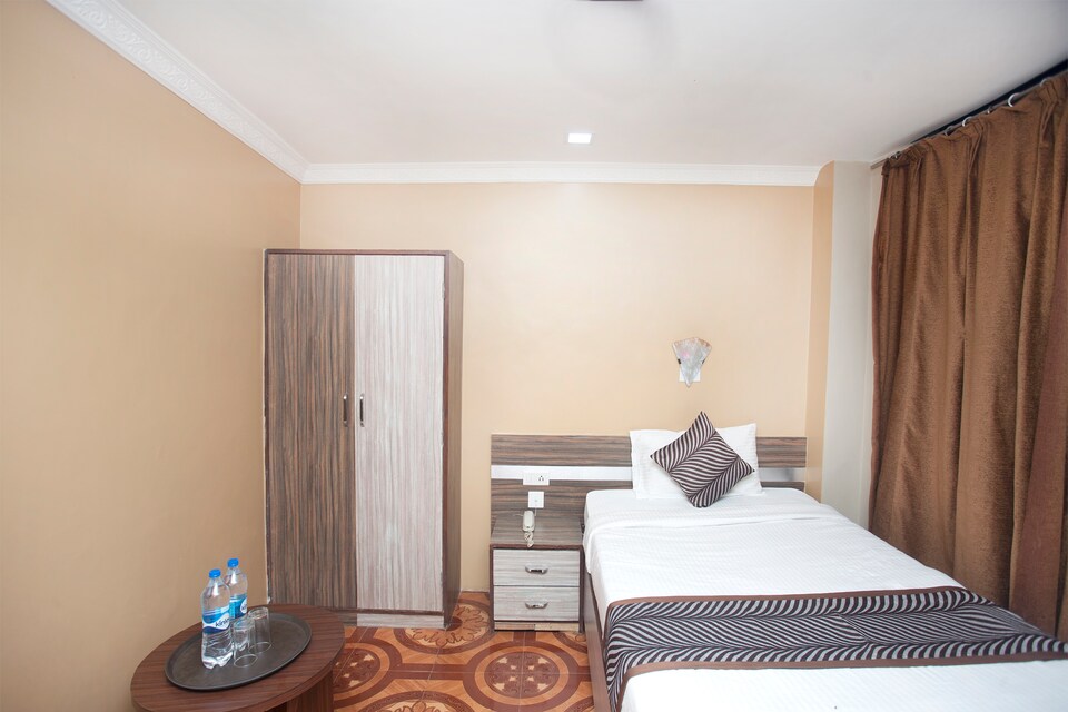 OYO 343 Pop Life Hotel, Nepalgunj, Nepalgunj