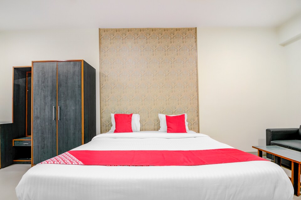 Live on GHY978, GS Road Guwahati, Guwahati