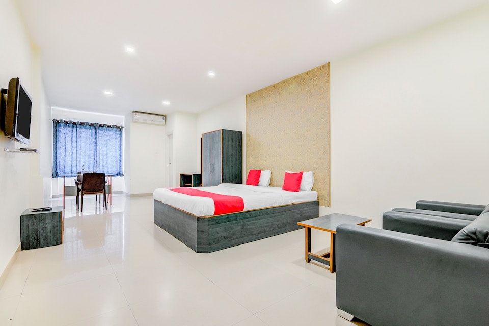 Live on GHY978, GS Road Guwahati, Guwahati