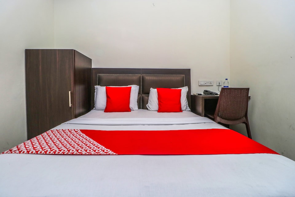 OYO 31023 Hotel Sartaj, Ludhiana Railway Station, Ludhiana