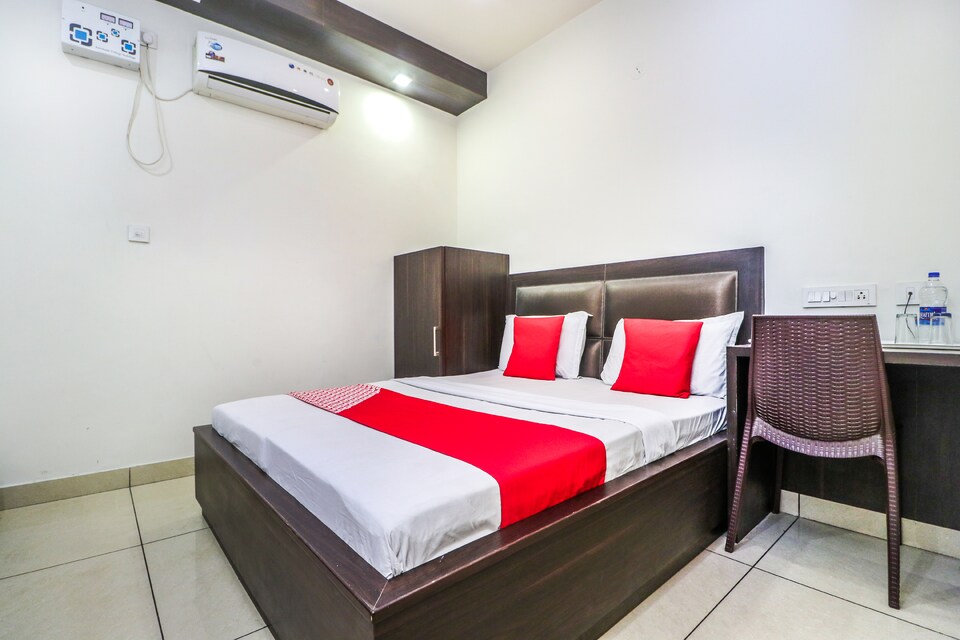 OYO 31023 Hotel Sartaj, Ludhiana Railway Station, Ludhiana
