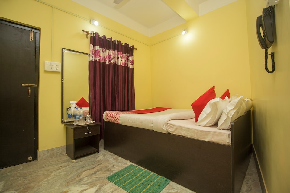 OYO 31036 Hotel MMG Lodge, Malda city, Malda