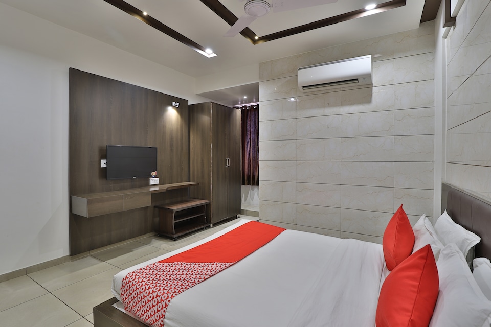 OYO 32859 Hotel Bonsoir, Kalol Gandhinagar, Gandhinagar