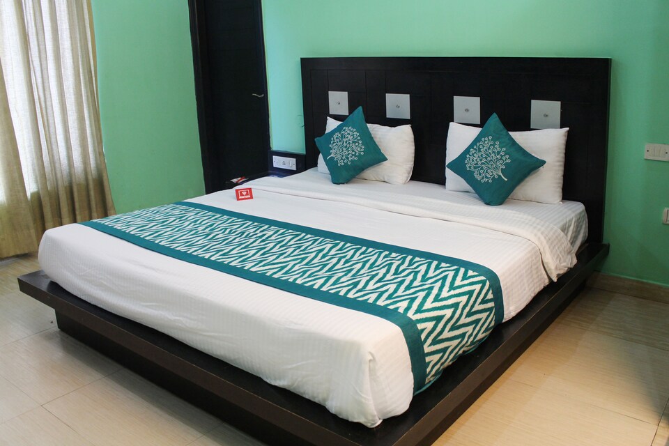 OYO Rooms 077 Moulsari Avenue DLF Phase 3, Cyber City Extension, Gurgaon