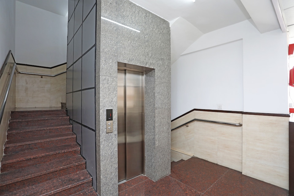 Capital O 33014 Bhagwati Palace Guest House, Dehradun ISBT, Dehradun