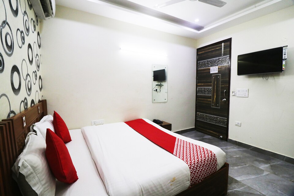OYO 33016 G Capital, Airport Delhi, Delhi Transit