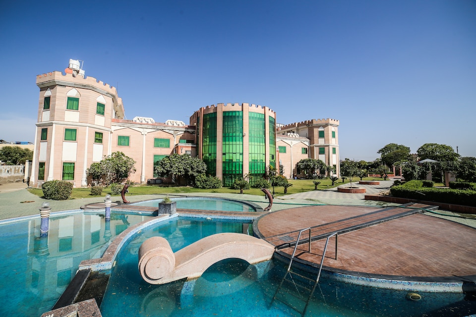 Capital O 33017 The Hallimax Club And Resort, Outer Ajmer, Ajmer