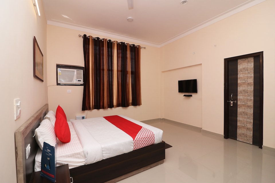 OYO 33025 Stay Bird Inn, Greater Noida, Noida