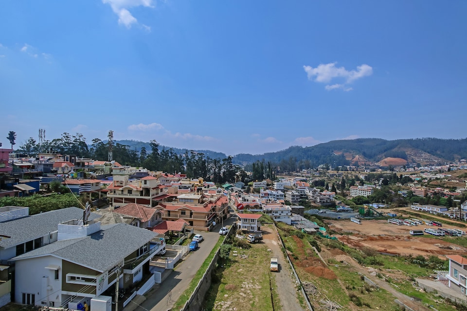 OYO Home 33026 Hill View Cool Spot Cottages Rose Garden, Charing Cross Ooty, Ooty