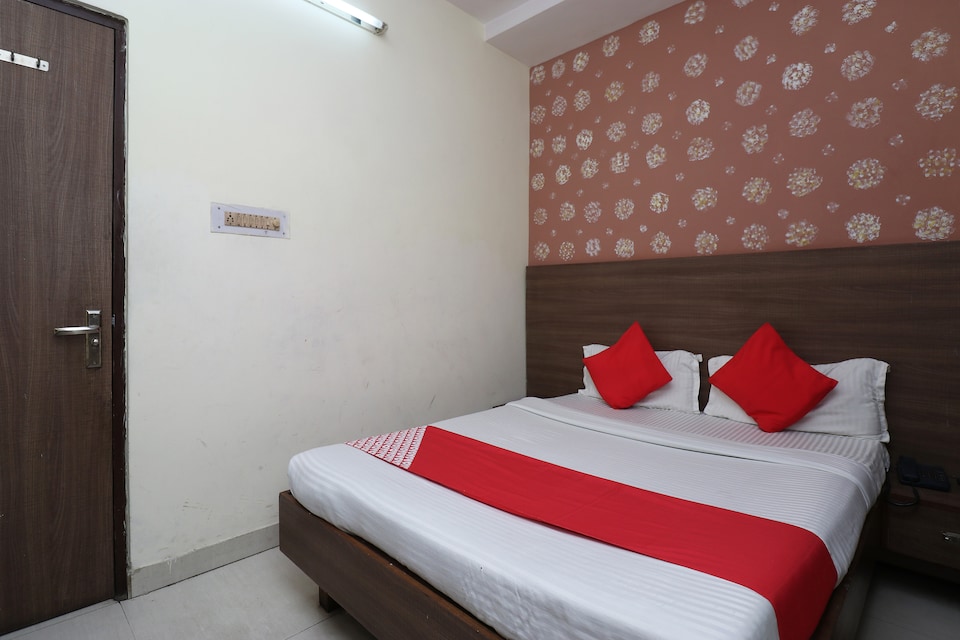 OYO 33350 Hotel Umang, Charbagh Lucknow, Lucknow