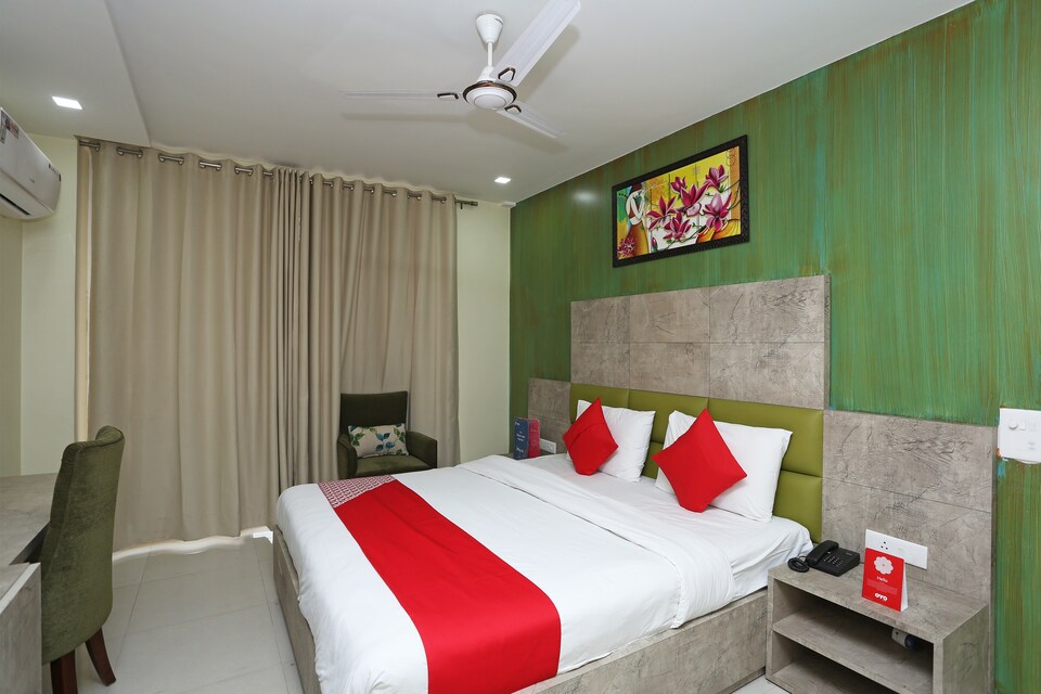 OYO 33355 327, Medanta, Gurgaon
