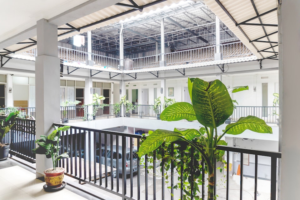 Super OYO 617 Sukaraja Residence Syariah, Pasteur, Bandung