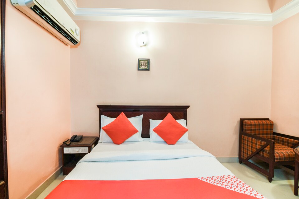 OYO 33367 Hotel Saroj Krishna, Chittoor city, Chittoor