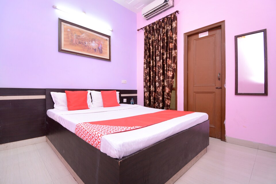 OYO 33374 Hotel KC, Mall Road Bathinda, Bathinda