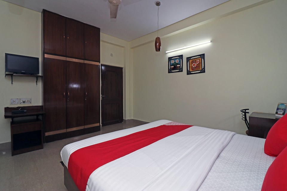OYO 33375 Madhu Residency 2, Salt Lake Kolkata, Kolkata