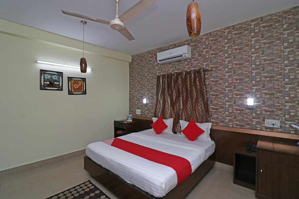 OYO 33375 Madhu Residency 2, Salt Lake Kolkata, Kolkata