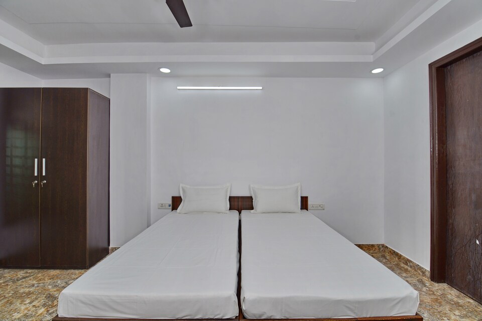 OYO LIFE GRG1322 Sector 52, DLF 4 Gurgaon, Gurgaon