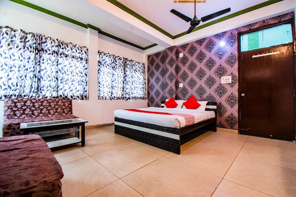 OYO 33381 Hotel Blue Star, Railway station Hajipur, Hajipur