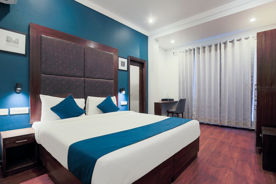 OYO SilverKey Huda City Centre Near Appu Ghar, HUDA CENTRE 1, Gurgaon