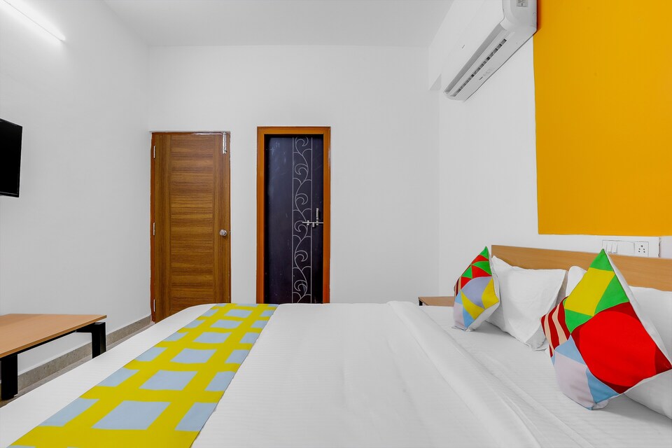 OYO 33417 Compact Stay Near Jntu, Kukatpally, Hyderabad