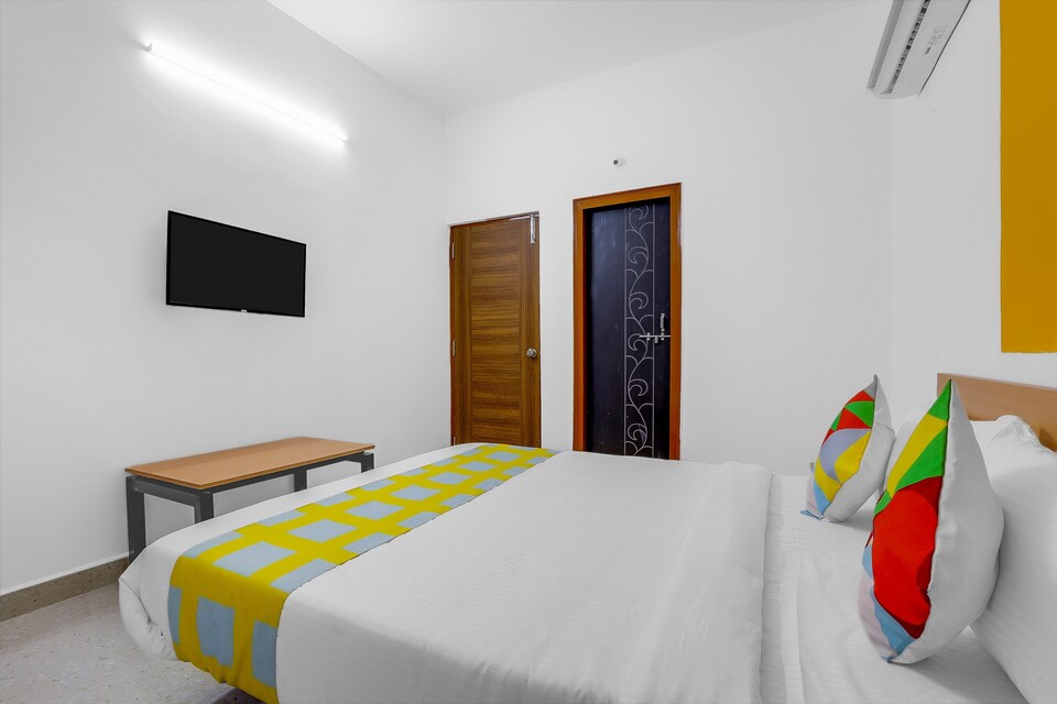 OYO 33417 Compact Stay Near Jntu, Kukatpally, Hyderabad