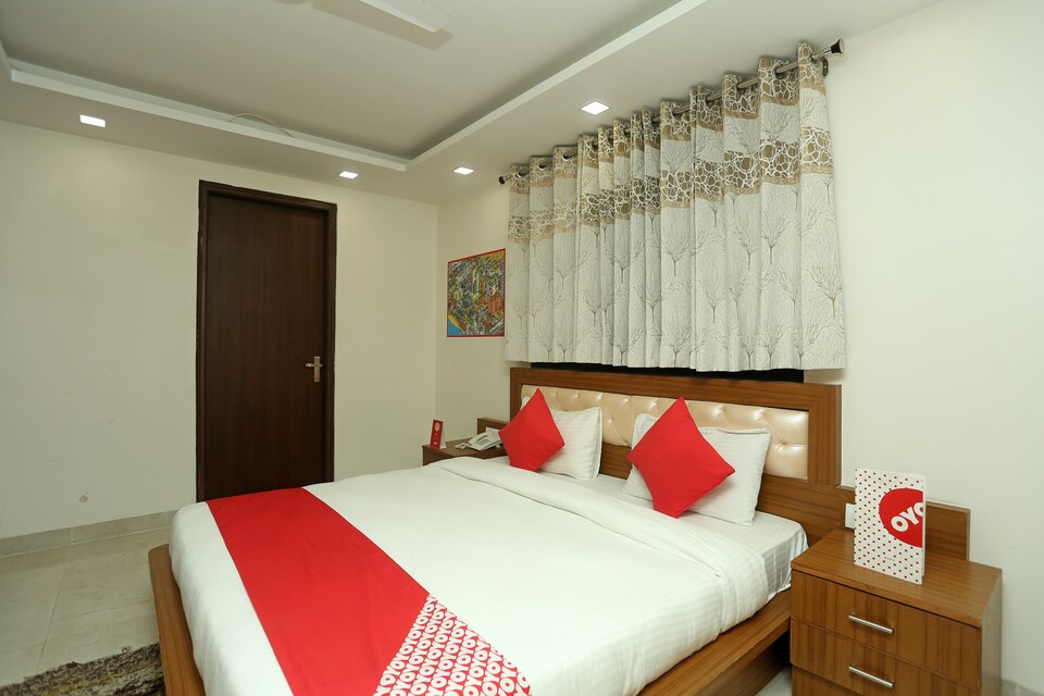 OYO 33424 Vrinda Palace, Prem Mandir Vrindavan, Vrindavan