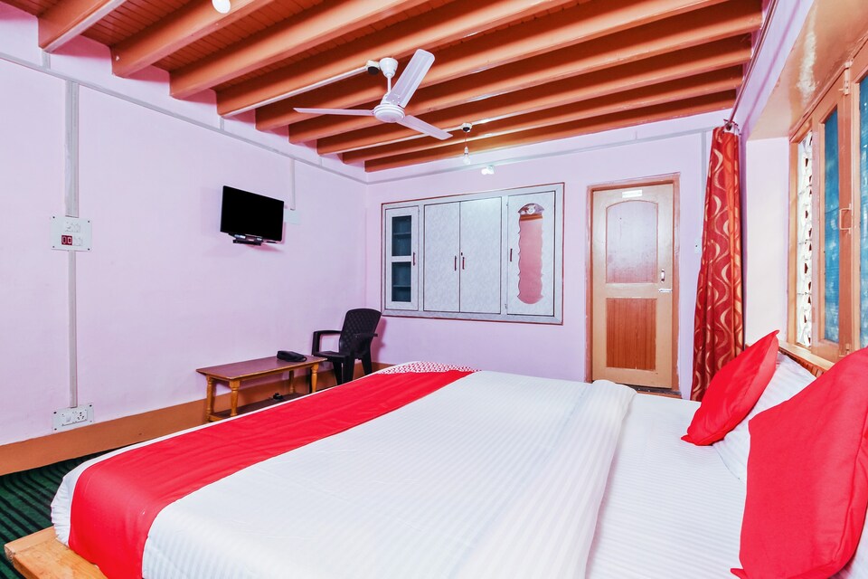 OYO 33430 Shawl Gh, Munawarabad, Srinagar