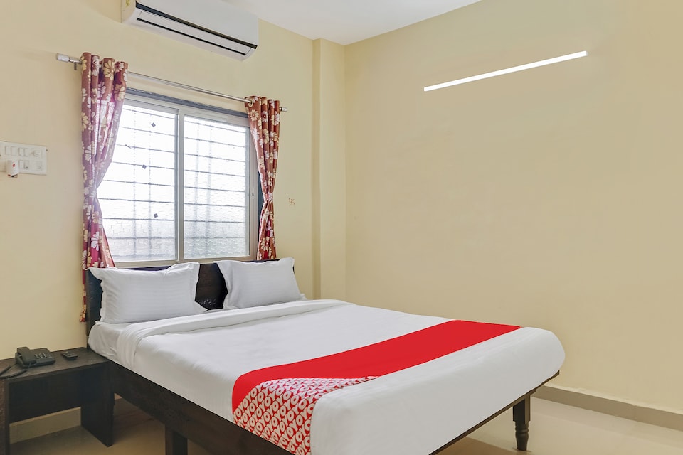 OYO 33462 Sai Lodge, Pimpri Pune, Pune