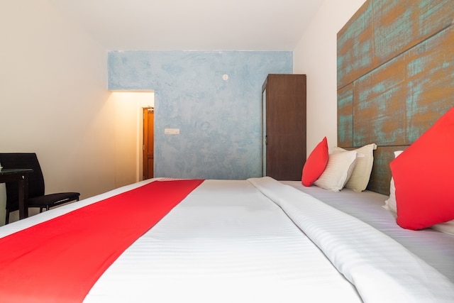 OYO Bay Luxe Near Anjuna Beach