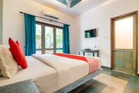 OYO Bay Luxe Near Anjuna Beach