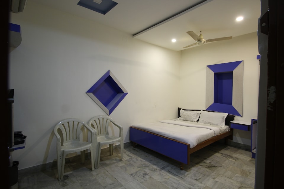 SPOT ON 33472 Hotel Shreenath And Bar, Pali Central, Pali