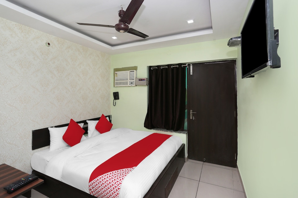 OYO 33500 saurav, Faridabad, Faridabad