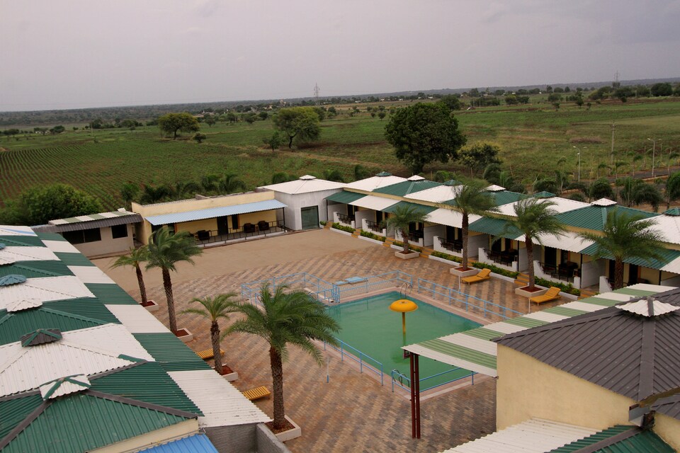 OYO 33505 Crystal Palms Highway Resort, Gulbarga, Gulbarga