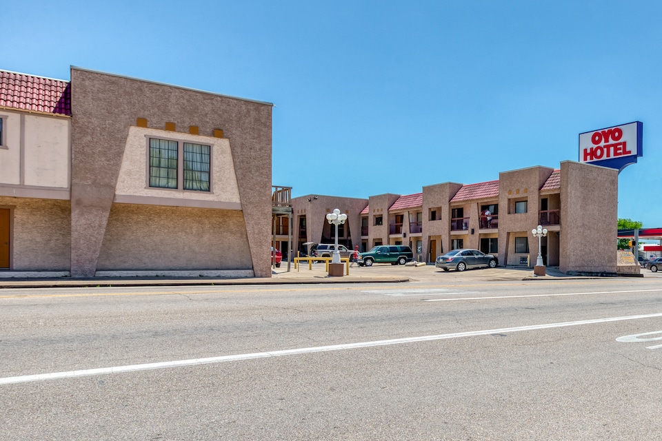 Book OYO Hotel Groesbeck, TX from 45 OYO Hotels