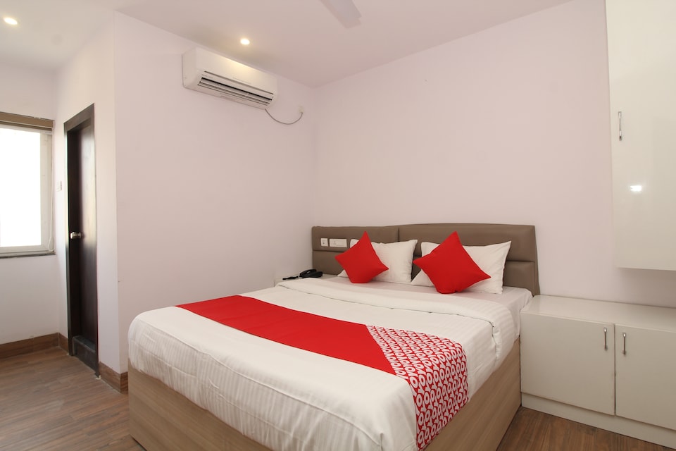 OYO 35362 My Place S R Nagar, Ameerpet, Hyderabad