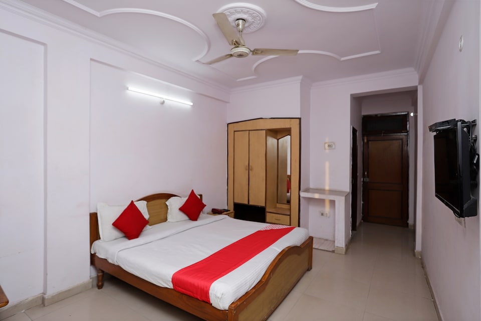 OYO 35366 Hotel Shiv Murti, Haridwar Junction, Haridwar