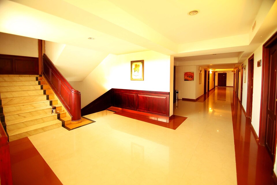 OYO Premium 48 Airport Kochi, Ankamaly Airport Kochi, Kochi