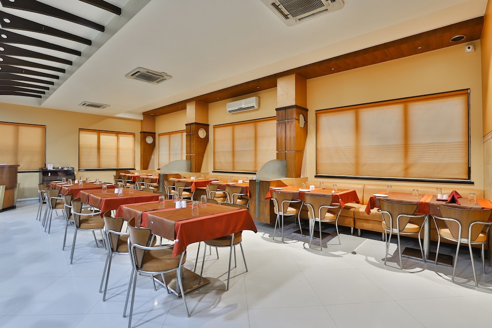 OYO 35378 Galaxy Residency, Mundra, Mundra