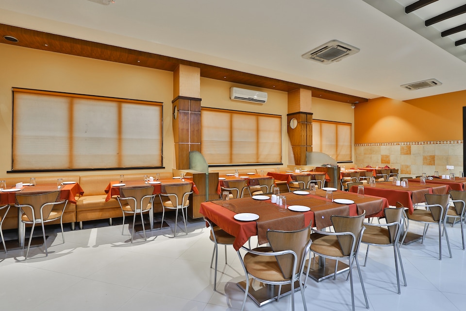 OYO 35378 Galaxy Residency, Mundra, Mundra