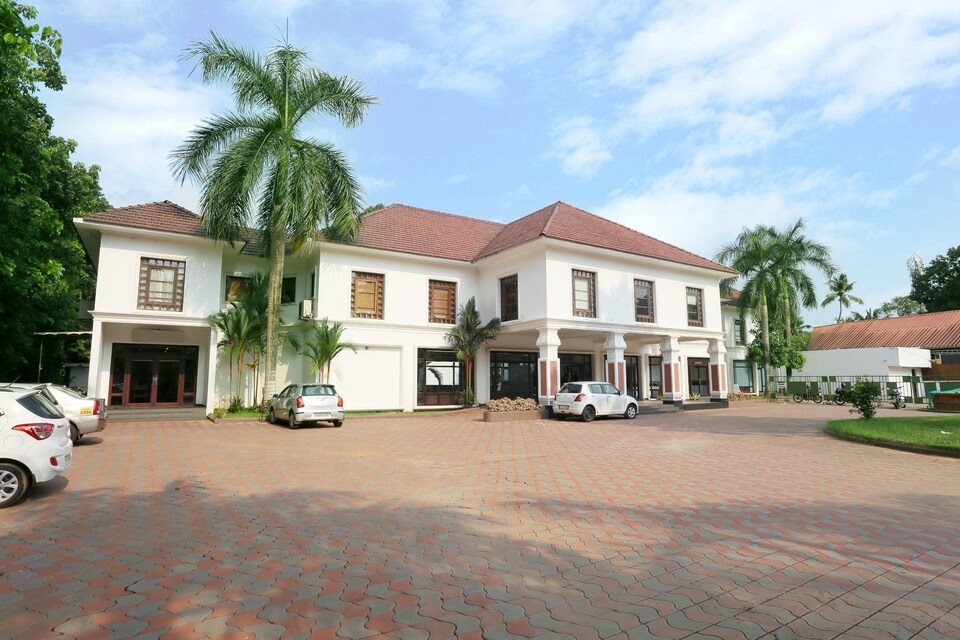 OYO 35395 Hotel Vijaya Park, Ettumannor, Kottayam