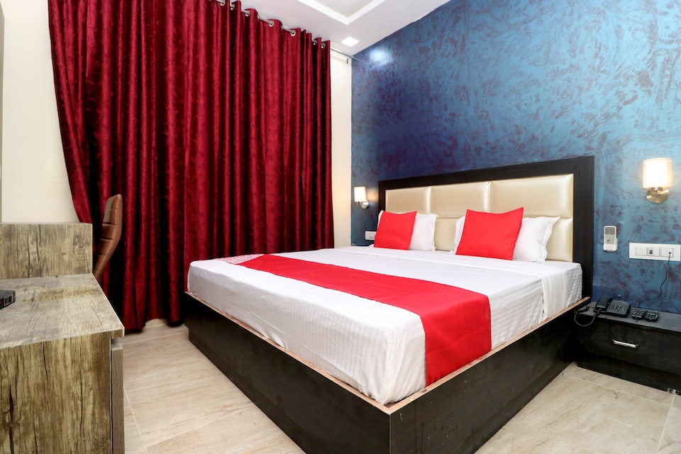 OYO 35399 Hotel Tricity Square, Zirakpur, Zirakpur