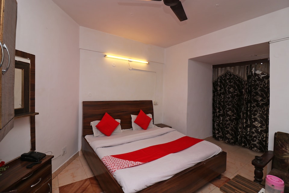 OYO Flagship 35400 Hotel Citi, Hazratganj Lucknow, Lucknow